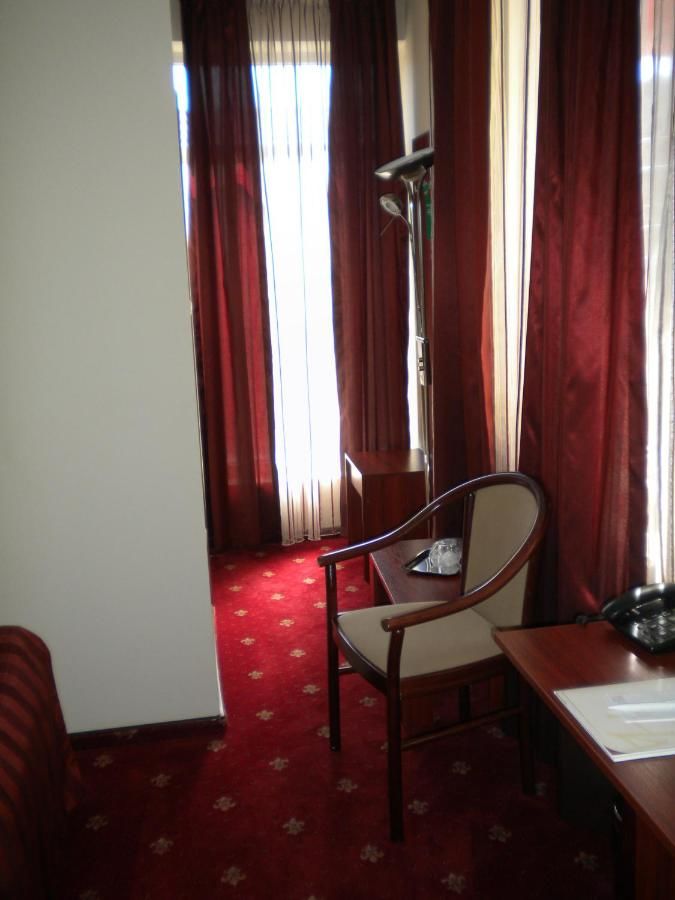 Отель Hotel Ary Клуж-Напока